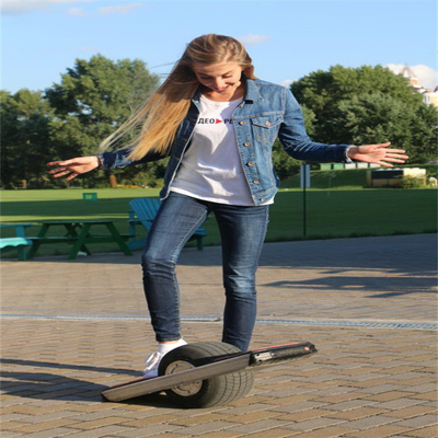 Elektrisches Onewheel-Surfbrett 18-25km ein Rad-manuelles Skateboard mit Schutz Rail