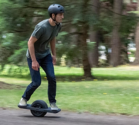 7Ah 1000W trieb Einzelrad-Skateboard mit Schein-Lichtern an