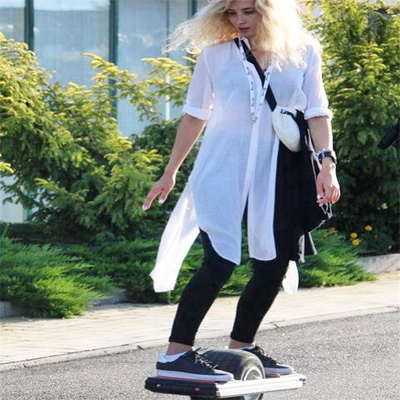 700W elektrisches Rad Hoverboard 18-25km des Skateboard-eins mit stabilem Reifen